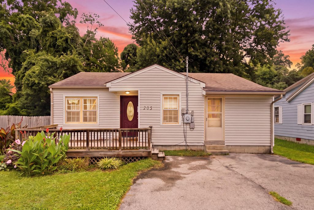 205 Dinsmore Street, Berea, KY 40403