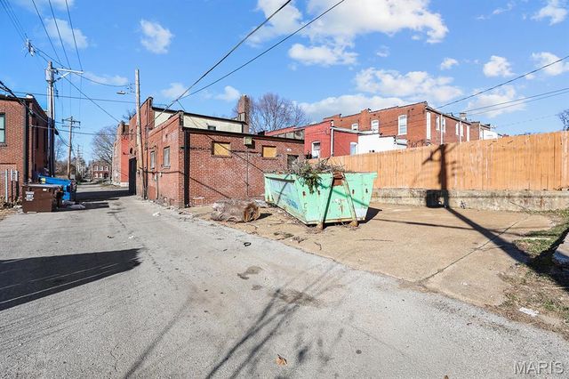 3742 California Avenue, St Louis, MO 63118