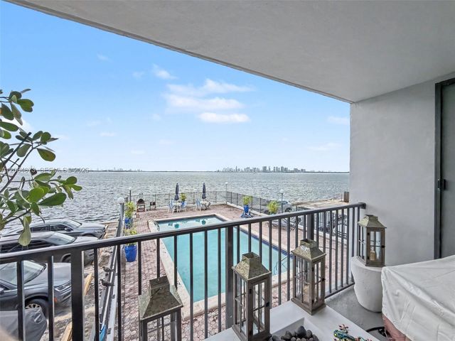 1820 S Treasure Drive 203D, North Bay Village, FL 33141