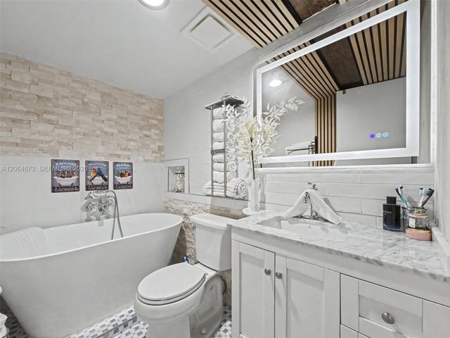 1820 S Treasure Drive 203D, North Bay Village, FL 33141