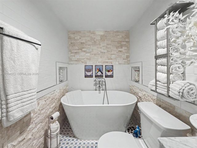 1820 S Treasure Drive 203D, North Bay Village, FL 33141