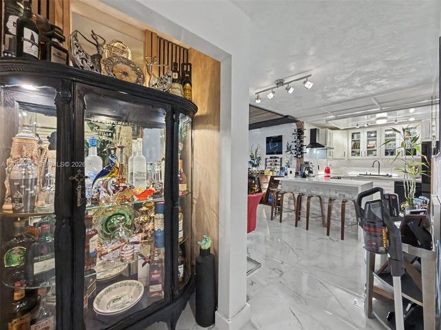 1820 S Treasure Drive 203D, North Bay Village, FL 33141