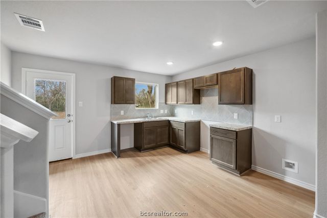 515 16th Street, Hempstead, TX 77445