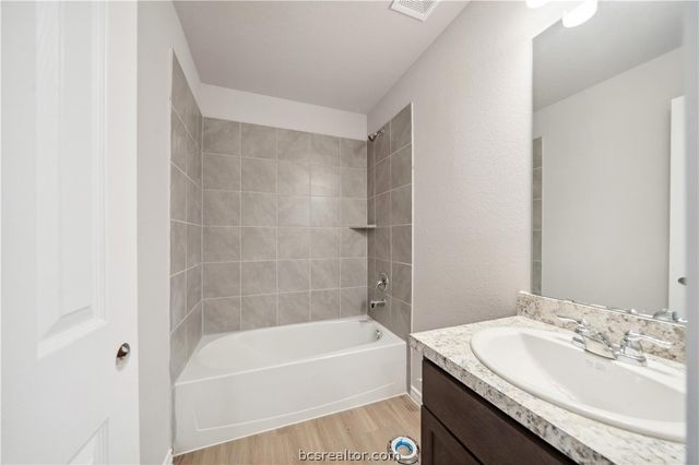 515 16th Street, Hempstead, TX 77445
