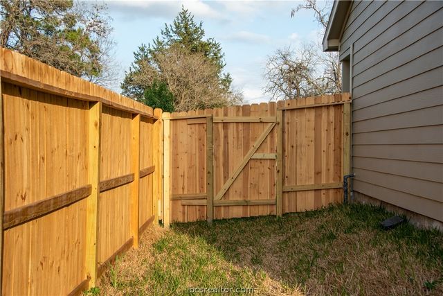 515 16th Street, Hempstead, TX 77445