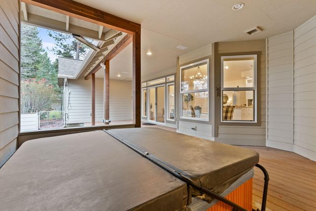 55815 Lost Rider Loop, Bend, OR 97707