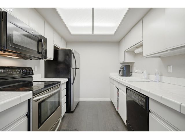 86 KINGSGATE Rd H203, Lake Oswego, OR 97035