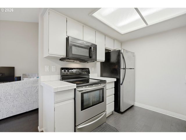 86 KINGSGATE Rd H203, Lake Oswego, OR 97035