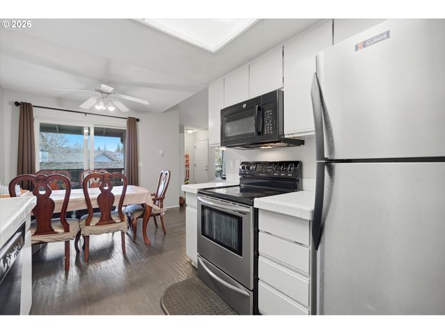 86 KINGSGATE Rd H203, Lake Oswego, OR 97035