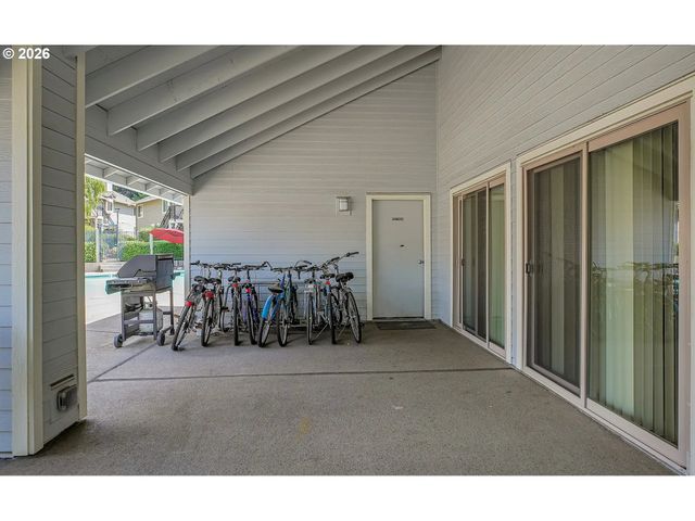 86 KINGSGATE Rd H203, Lake Oswego, OR 97035