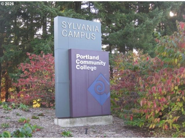 86 KINGSGATE Rd H203, Lake Oswego, OR 97035