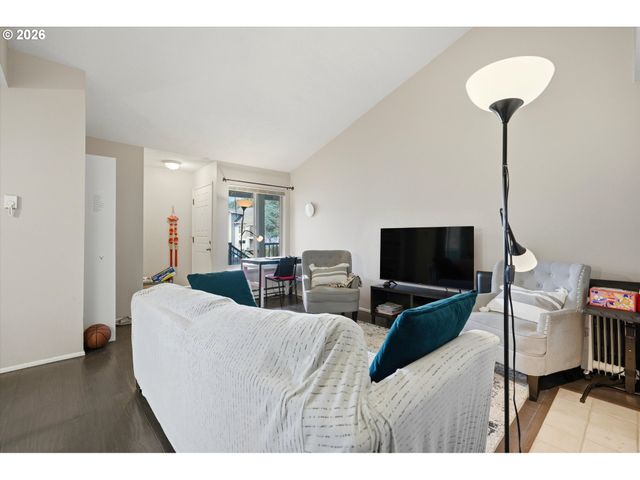 86 KINGSGATE Rd H203, Lake Oswego, OR 97035