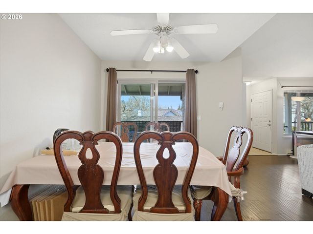 86 KINGSGATE Rd H203, Lake Oswego, OR 97035