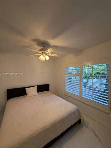 5824 Alton Rd, Miami Beach, FL 33140