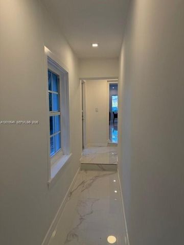 5824 Alton Rd, Miami Beach, FL 33140