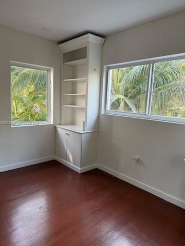 5824 Alton Rd, Miami Beach, FL 33140