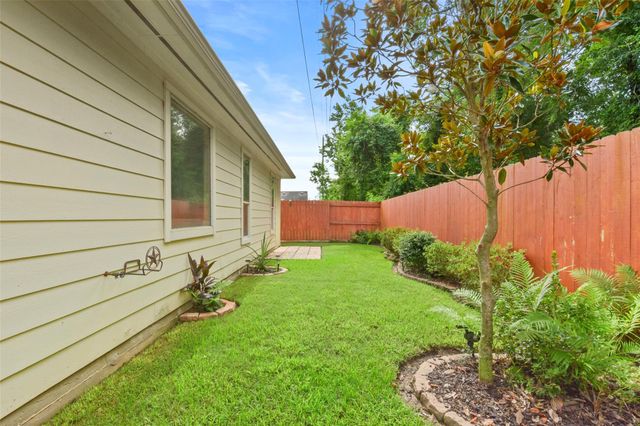 12806 Pecan Shores Drive, Houston, TX 77044