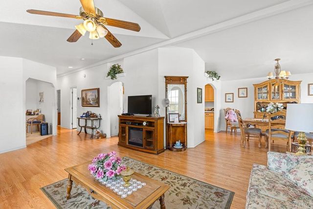 525 W El Norte Parkway 269, Escondido, CA 92026