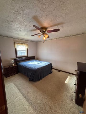 3023 OAK AVE, Rapid City, SD 57701