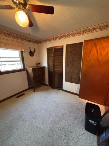 3023 OAK AVE, Rapid City, SD 57701