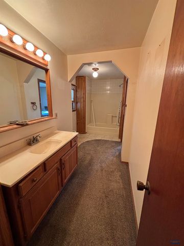 3023 OAK AVE, Rapid City, SD 57701