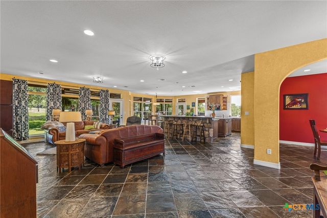 23802 Oscar Road, Spicewood, TX 78669