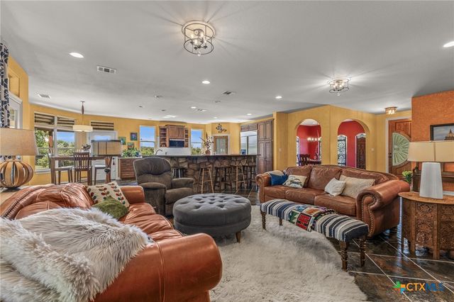 23802 Oscar Road, Spicewood, TX 78669