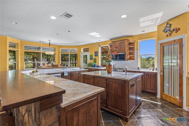 23802 Oscar Road, Spicewood, TX 78669