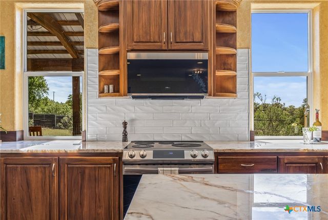 23802 Oscar Road, Spicewood, TX 78669