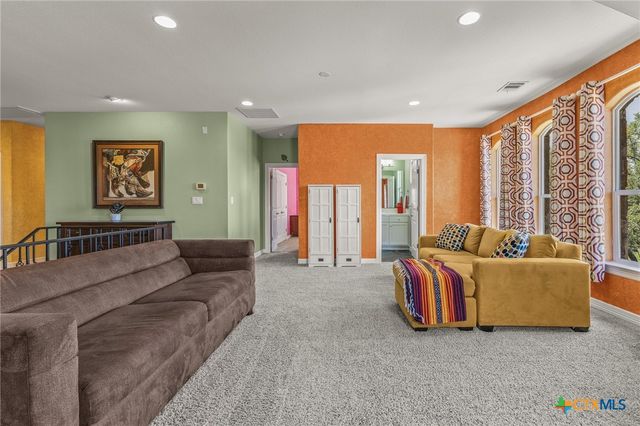 23802 Oscar Road, Spicewood, TX 78669