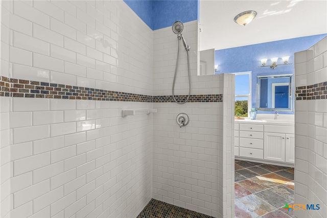 23802 Oscar Road, Spicewood, TX 78669