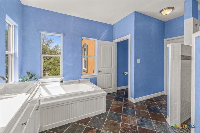 23802 Oscar Road, Spicewood, TX 78669