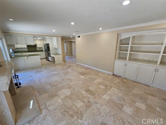 7169 Castle Peak, West Hills (los Angeles), CA 91307