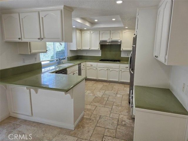 7169 Castle Peak, West Hills (los Angeles), CA 91307