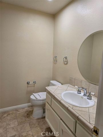 7169 Castle Peak, West Hills (los Angeles), CA 91307