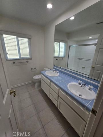 7169 Castle Peak, West Hills (los Angeles), CA 91307