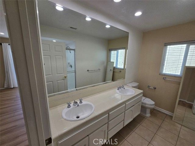 7169 Castle Peak, West Hills (los Angeles), CA 91307