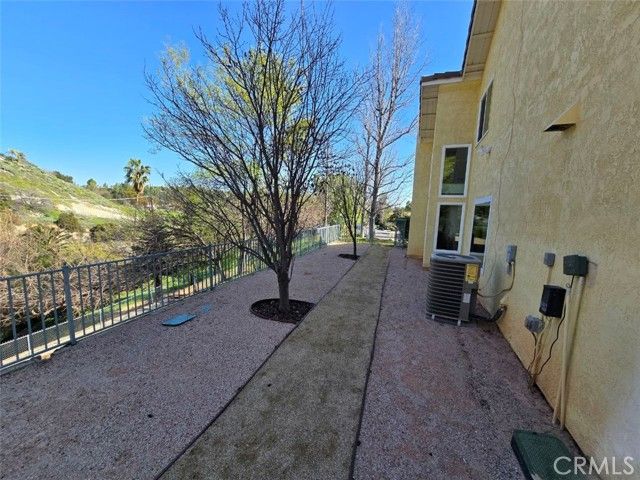 7169 Castle Peak, West Hills (los Angeles), CA 91307