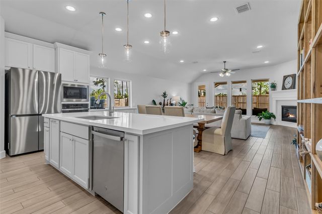 220 Nirnroot Court, Montgomery, TX 77316