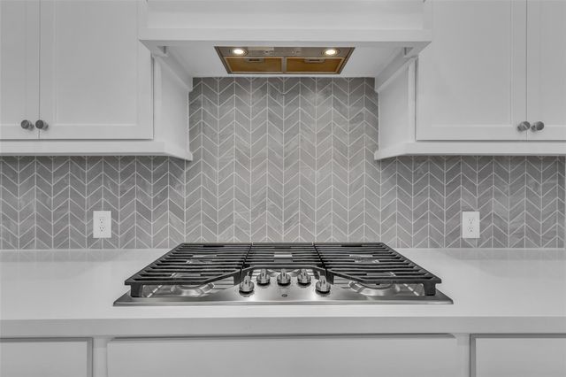 220 Nirnroot Court, Montgomery, TX 77316