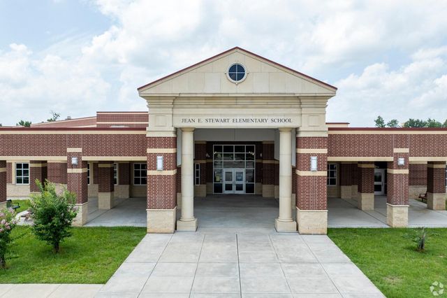 220 Nirnroot Court, Montgomery, TX 77316