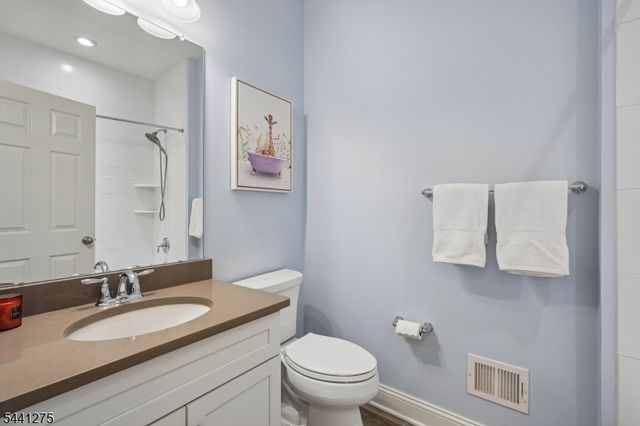 63 Sequoia Dr, Cedar Grove Twp., NJ 07009