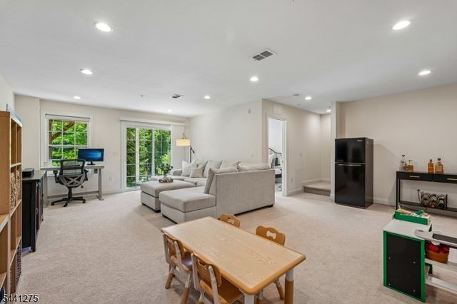 63 Sequoia Dr, Cedar Grove Twp., NJ 07009