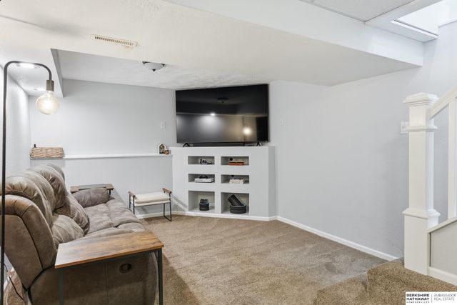 3318 S 126th Street, Omaha, NE 68144