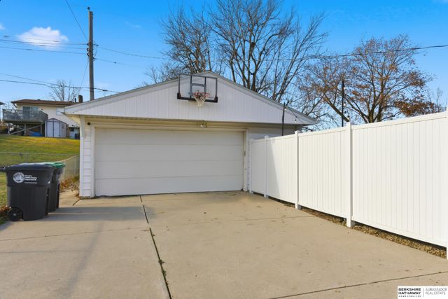 3318 S 126th Street, Omaha, NE 68144