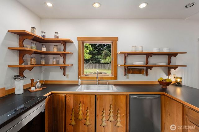 13031 SW 297th Way, Vashon, WA 98070