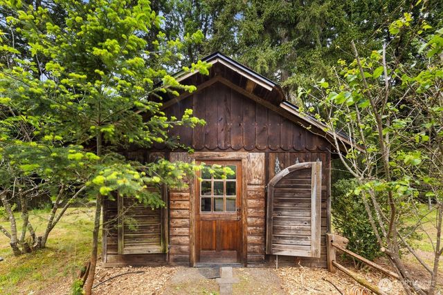 13031 SW 297th Way, Vashon, WA 98070