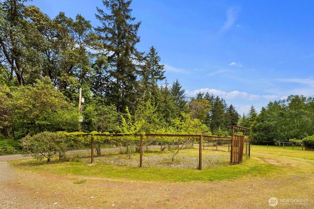 13031 SW 297th Way, Vashon, WA 98070