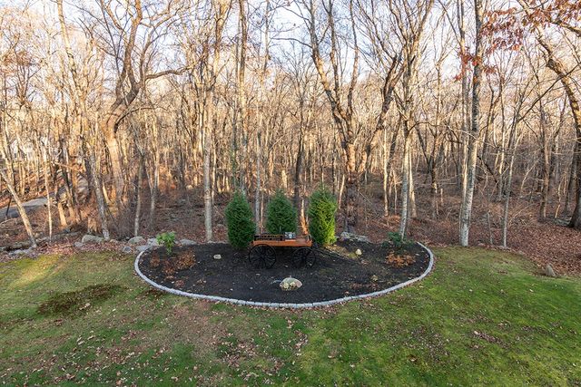 55 Pardons Wood Lane, East Greenwich, RI 02818