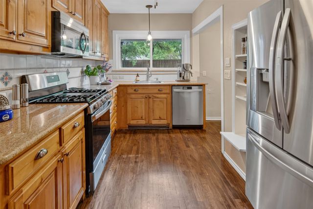 720 Merritt Street, River Oaks, TX 76114